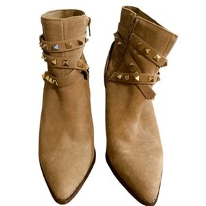 Steve Madden Booties Womems Size 6 Tan Suede Ankle Studded Strap Pointed Toe